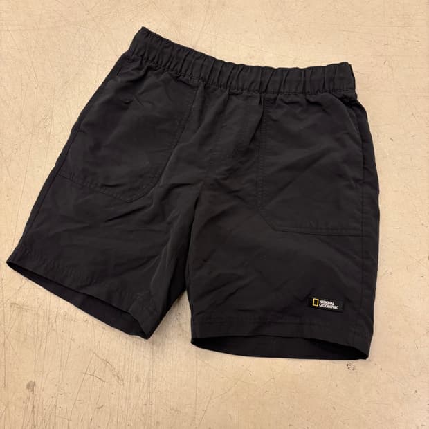내셔널지오그래픽 블랙 스몰로고 반바지