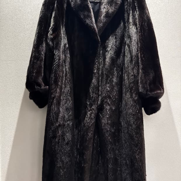 피에르발망 블랙그라마 풀스킨 롱 밍크 코트