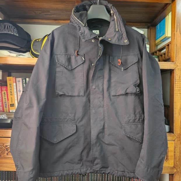 전국 유일 매물입니다. 원가60만대. 씨피 cp컴퍼니 야상 자켓 팝니다 