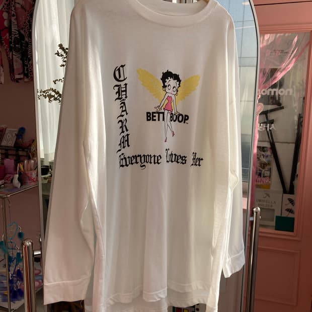 베티붑 롱슬리브 오버핏 티셔츠 (데드스탁) 