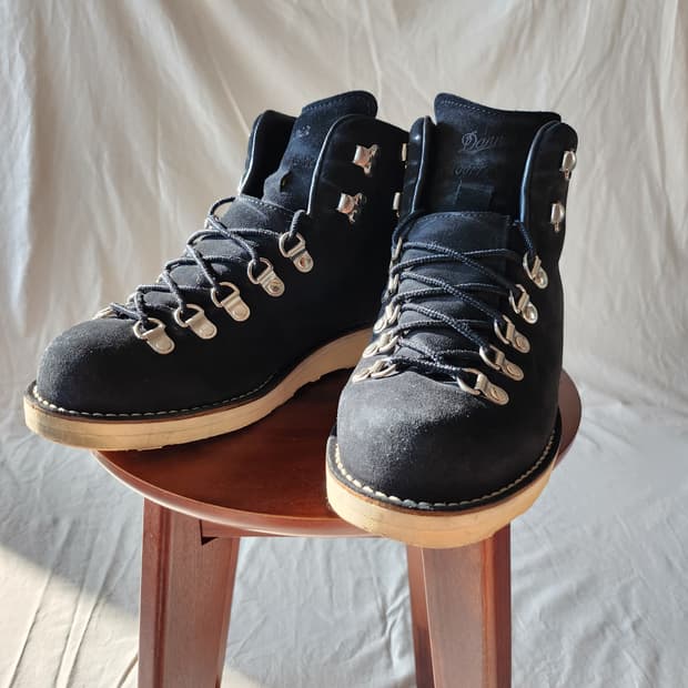 Danner mountain suede X SHIPS US 8ee