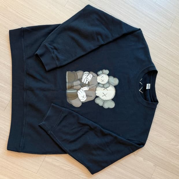 2XL 유니클로 UT 카우스 맨투맨 블랙