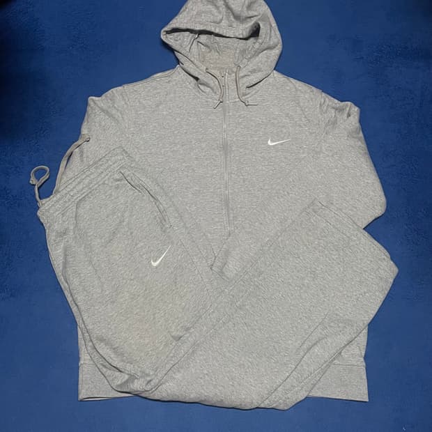 나이키솔로스우시 기모스웻셋업