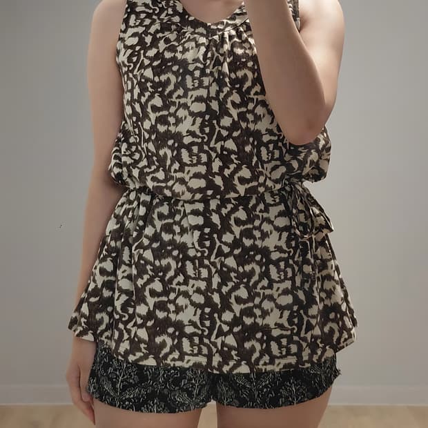 갸루 슬리브리스 탑