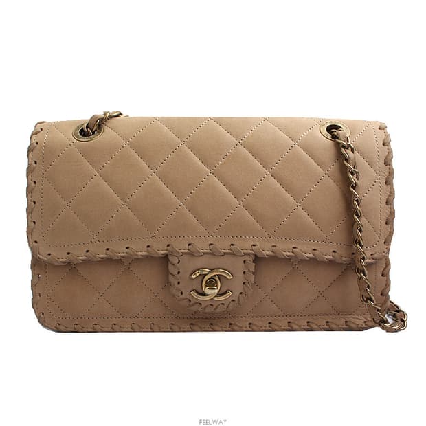 샤넬 베이지 빈티지금장 펀칭트림 크로스백 (21번대)

