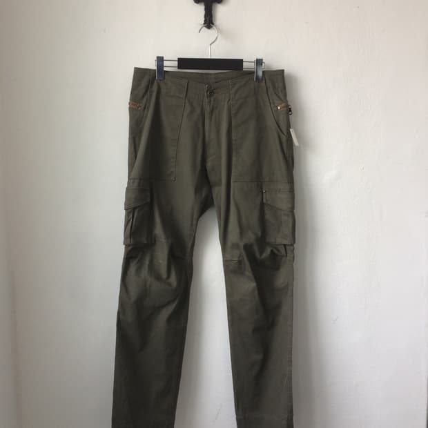 Back zipper point cago pants