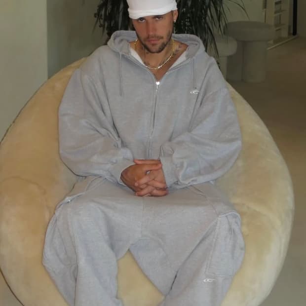 [L] 그렉로스 후드집업