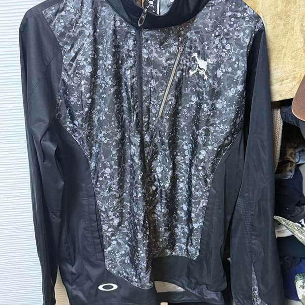 오클리 바람막이