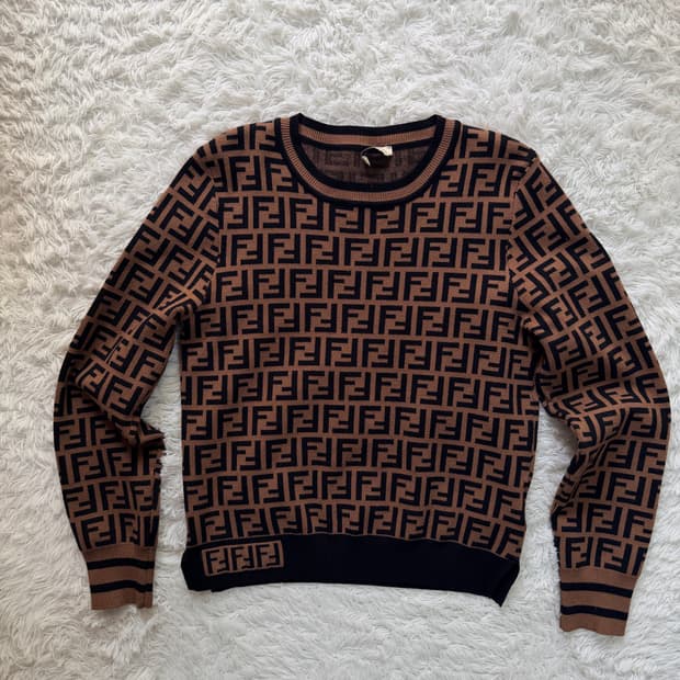 펜디(FENDI) FF 로고 자카드 니트 스웨터