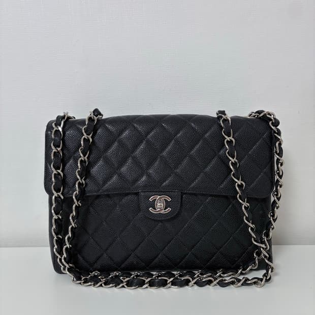 샤넬 클래식 캐비어 점보 숄더백