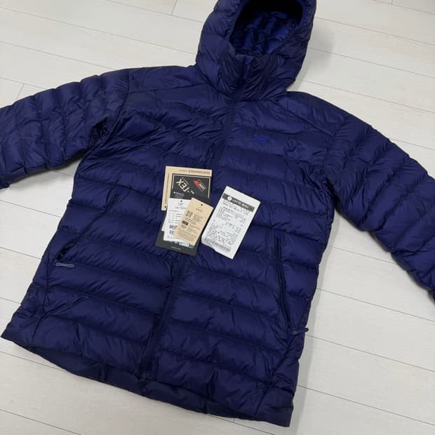 아크테릭스 세륨 소울소닉 L 사이즈  안입었습니다  상태 9.999/10