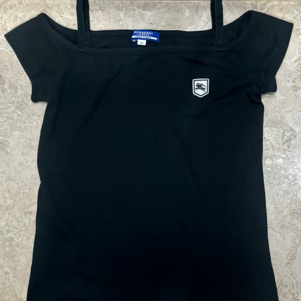 버버리 블루라벨 오프숄더 반팔 판매합니다