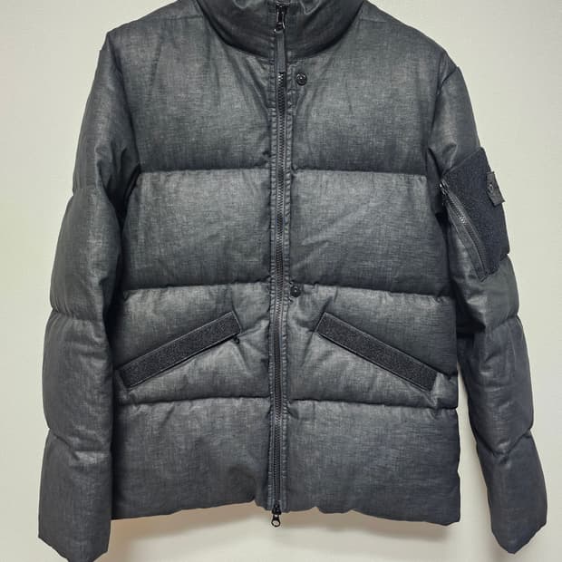 스톤아일랜드 쉐도우프로젝트 러버라이즈드 리넨 다운 패딩 자켓