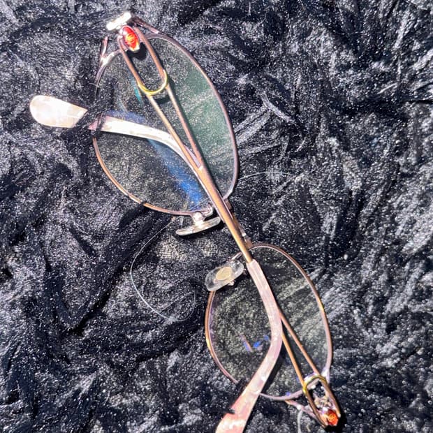 Y2K gyaru glasses 