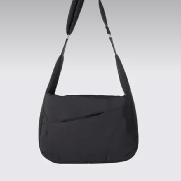 hatchingroom 패디드 미니백