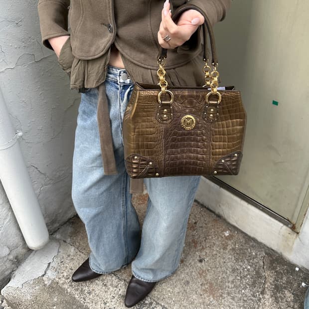 00s 메탈릭 골드 & 브라운 메트로시티 숄더백