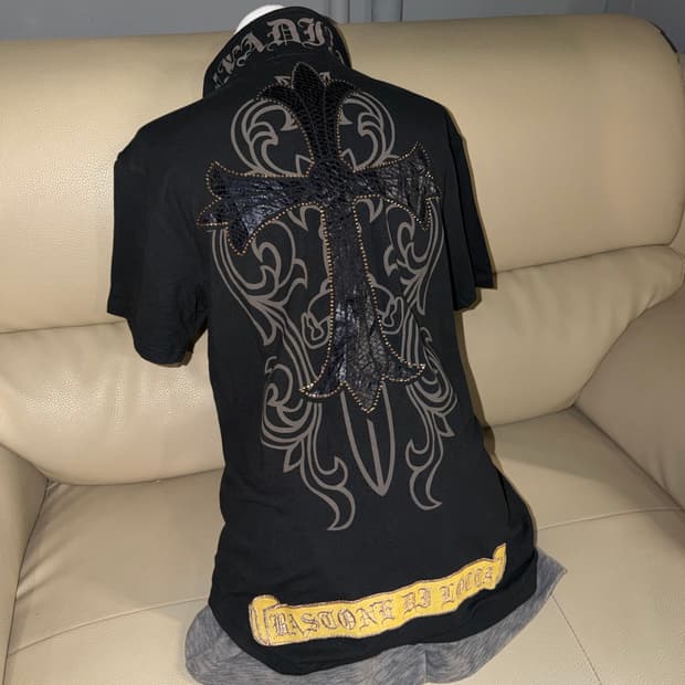 back python cross point collar t-shirt