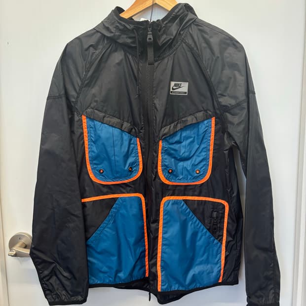 Nike wind breaker jacket