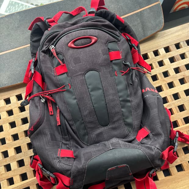 오클리 스노우 매드 30L 빅팩