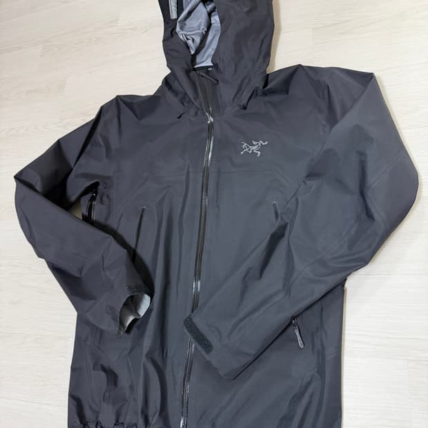 아크테릭스 베타 SL BLACK (MD size) 판매합니다!