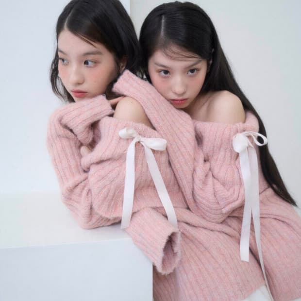 어윗 오프숄더 니트 핑크