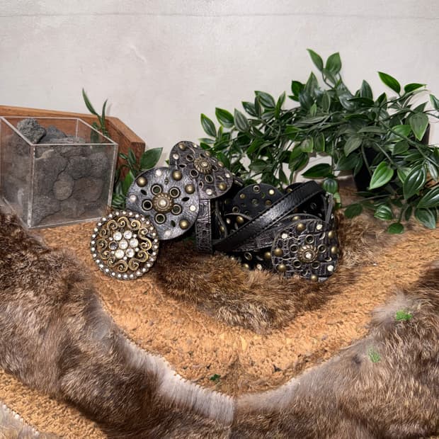 Black python stud twist disc buckle belt