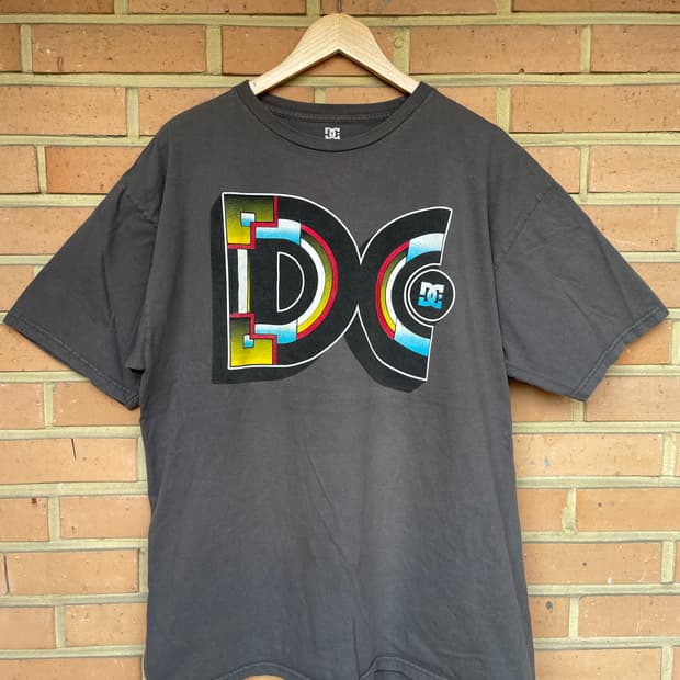 [XL] DC Shoes 디씨슈즈 레트로 빅 로고 그래픽 티셔츠 e25