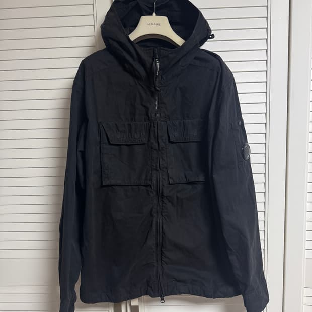 23시즌 CP컴퍼니 후드 바람막이 자켓 블랙 L