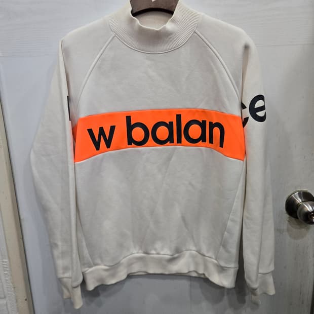 90(M)사이즈)) NEW BALANCE 뉴발란스 맨투맨 티셔츠!
