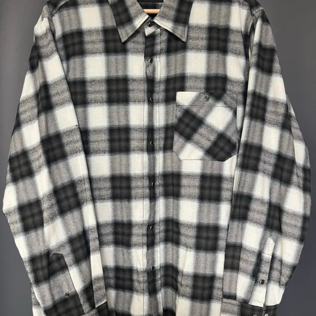 [L] 블랙아웃 셔츠 다임백