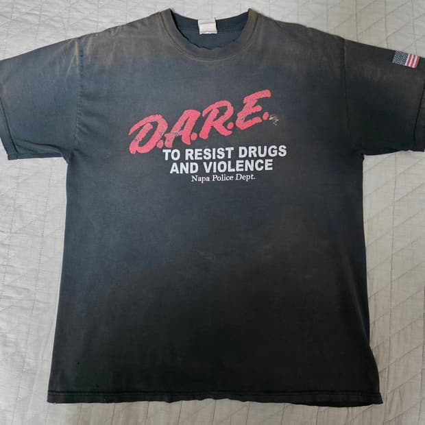 [L] 00-90s DARE 티셔츠 블랙 ver. 헤인즈 비프 트래쉬드