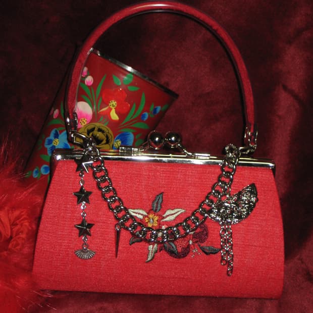 오리엔탈 스타 레드자수 클러치백 체인메이드