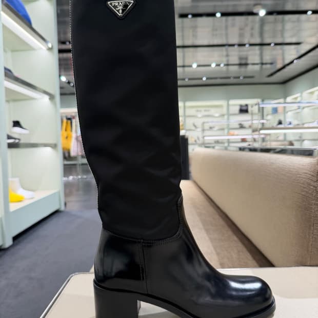 프라다 레더 나일론 부츠 (38사이즈)
