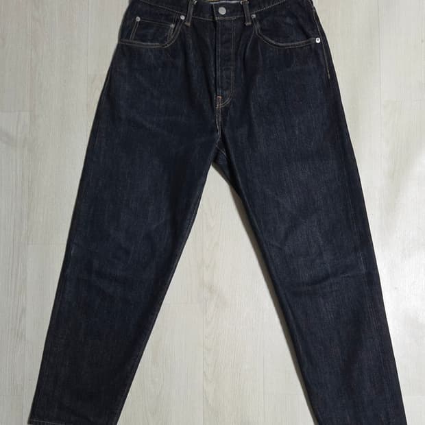 (착샷) 하츠키 HATSKI 루즈 테이퍼드 셀비지 데님