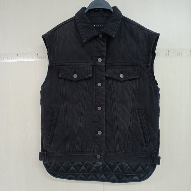 SISLEY 블랙 퀼팅 데님 조끼
