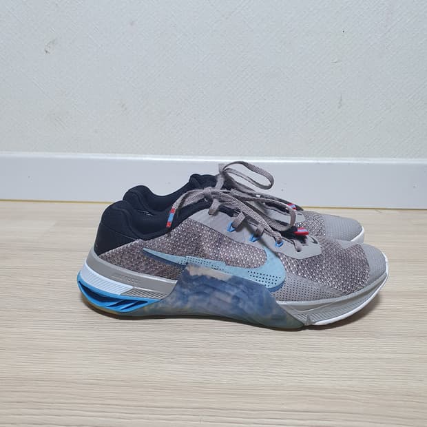 나이키 메트콘7 트레이닝화 275
