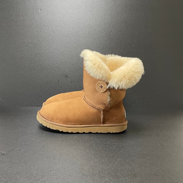 [250] UGG 어그 베일리 버튼 II