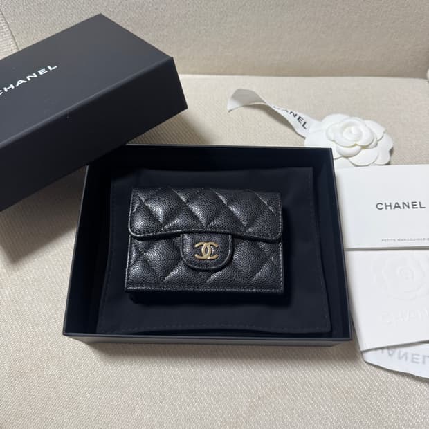 샤넬 클래식 캐비어 3단지갑 금장 내장칩 AP0230