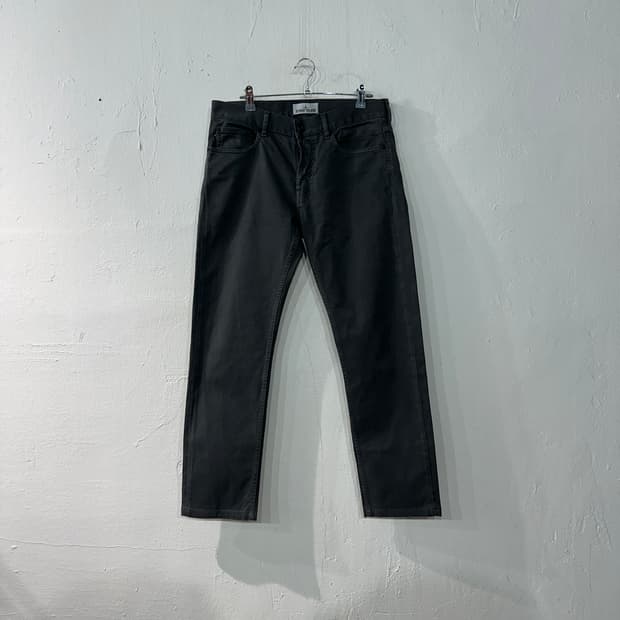 스톤아일랜드 테이퍼드 치노팬츠 30