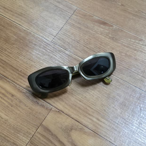 FENDI  펜디 선글라스 새상품