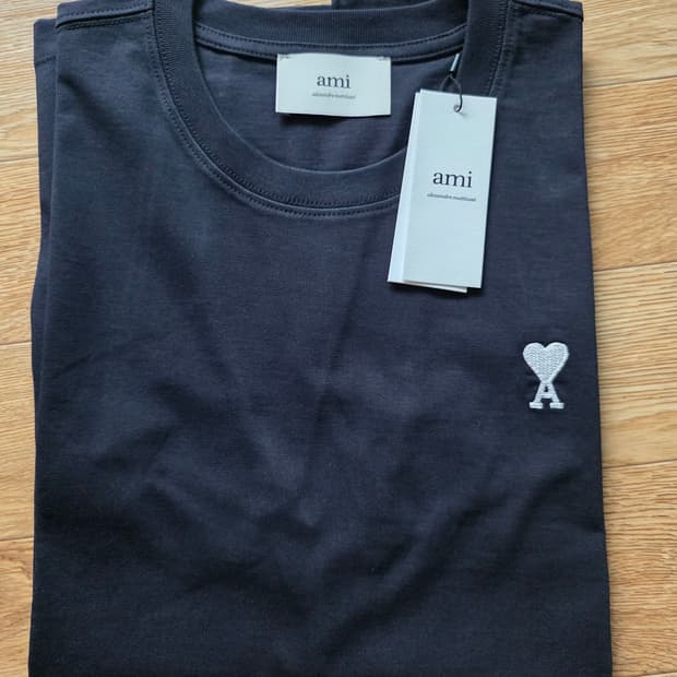 아미 블랙 반팔티
