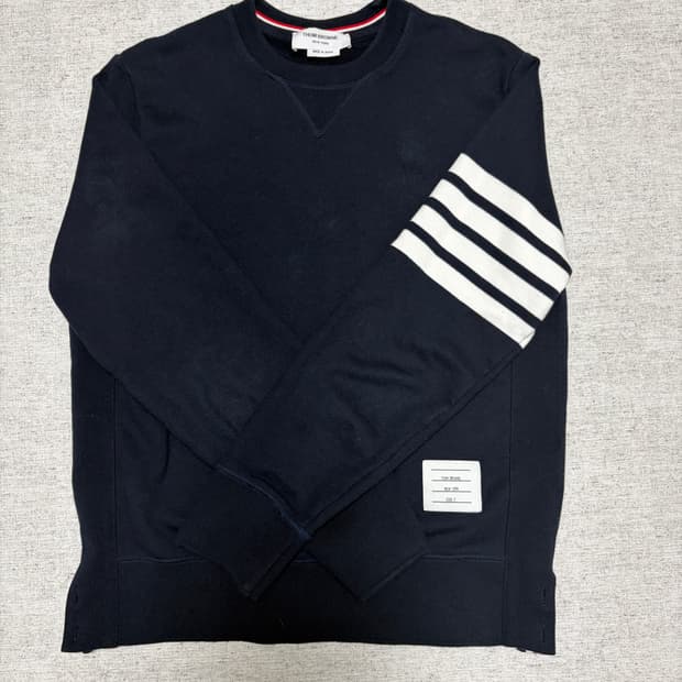 (새상품급시착1회)톰브라운 사선완장맨투맨3사이즈