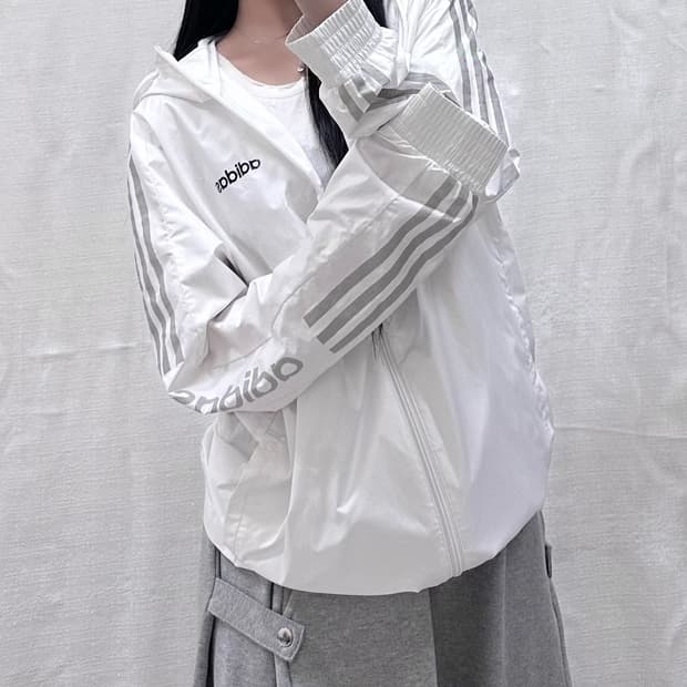 아디다스 화이트 후드 바람막이 집업