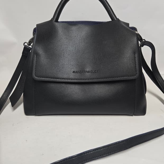 만다리나덕 블랙 레더 토트백 크로스백