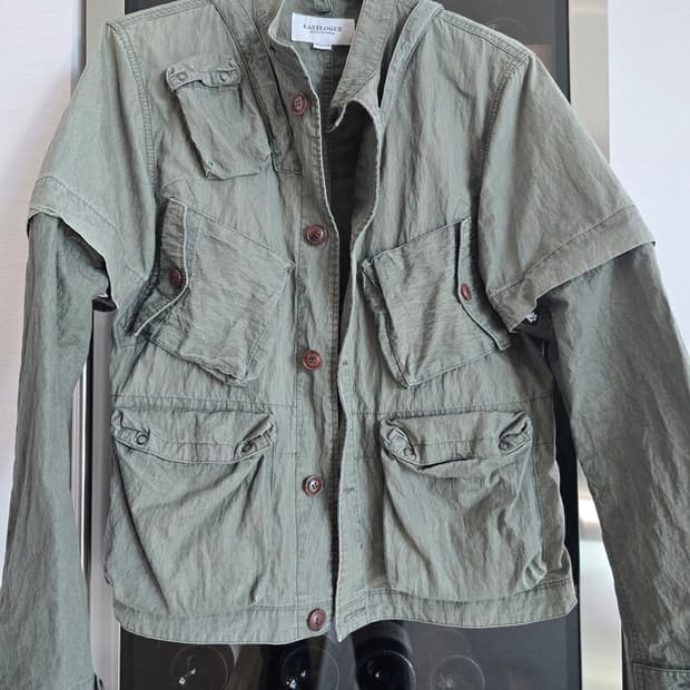 이스트로그 c-1 자켓 M 사이즈입니다.