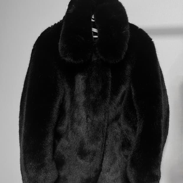 h&m 블랙 퍼자켓