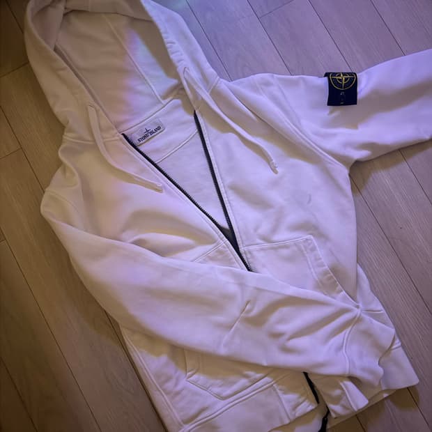 스톤아일랜드 흰색 후드집업