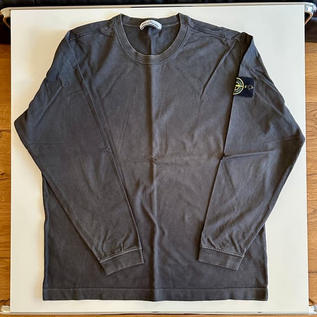 스톤아일랜드 롱슬리브 스웨트셔츠 다크그레이 XL사이즈 신품급
