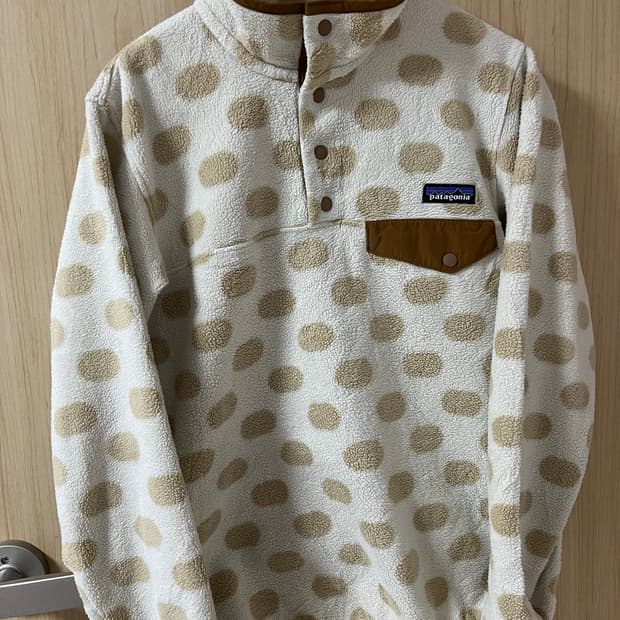 파타고니아 신칠라 땡땡이 도트