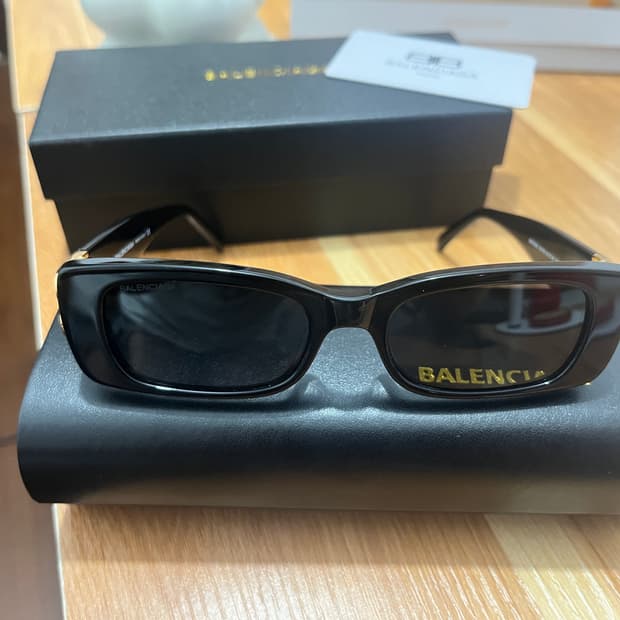 발렌시아가 선글라스